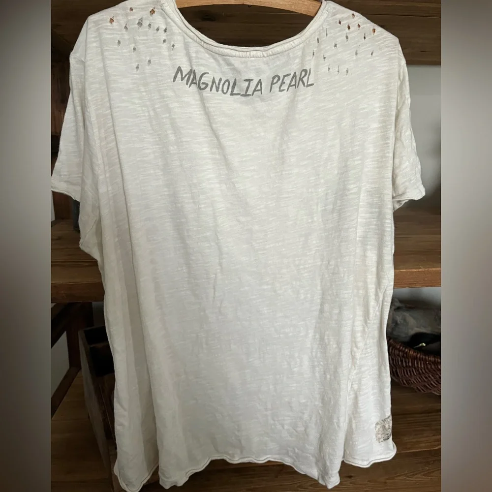 Magnolia Pearl White Graphic Short Sleeve Tee with Red Accents - Picture 3 of 8